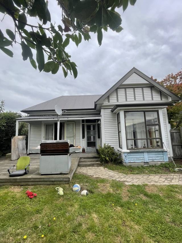 100+ year old villa restoration in Christchurch — bought by Eazy Sell